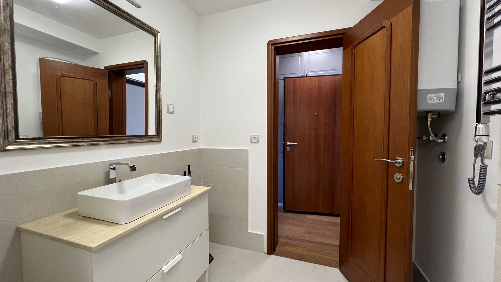 Image of Apartment - 1 Bedrooms - 1 Bathrooms for Sale in Tivat-Tivat-Montenegro, Image 9
